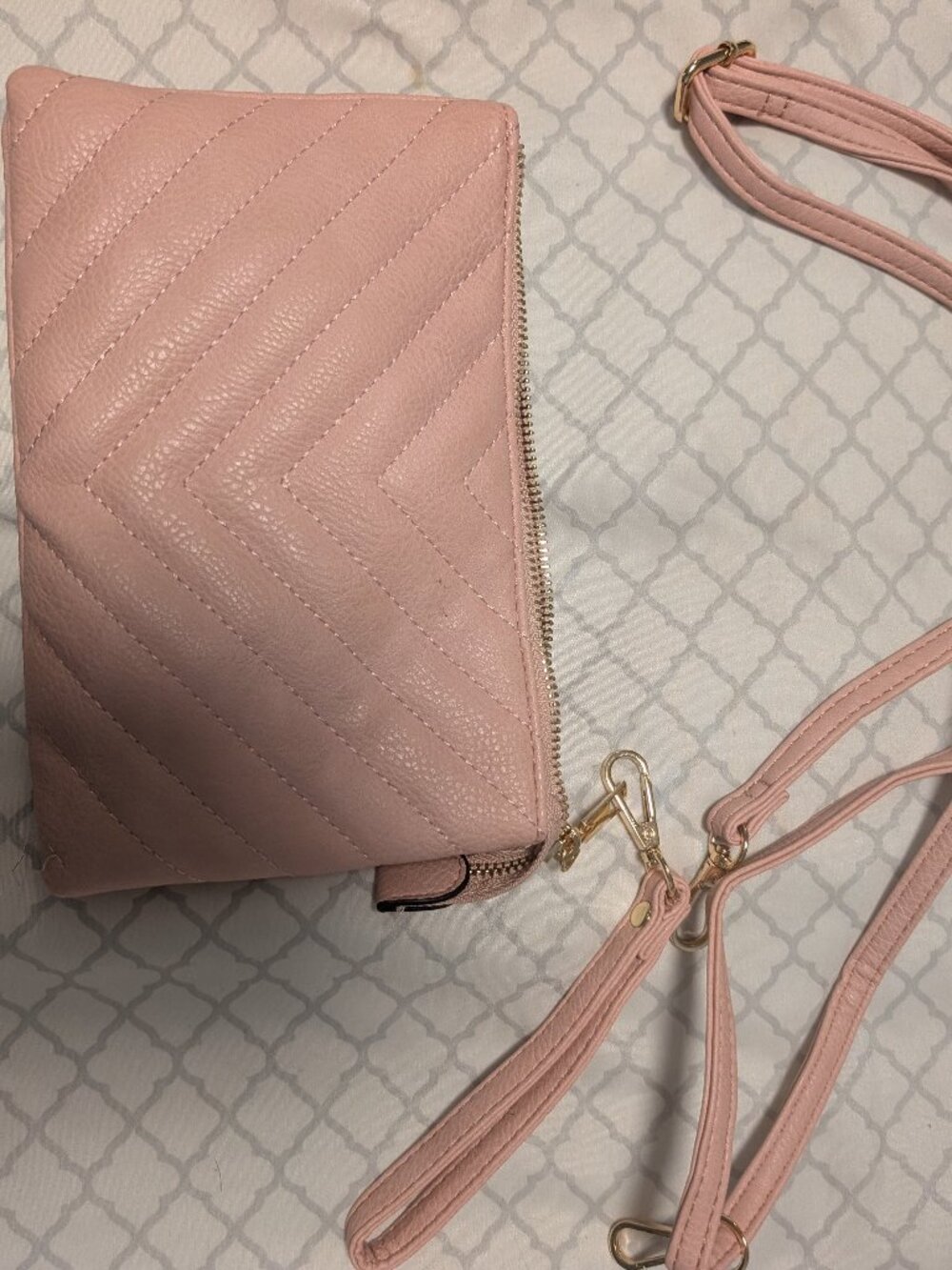 Pink casual shoulder bag 3 pockets, faux leather, used once